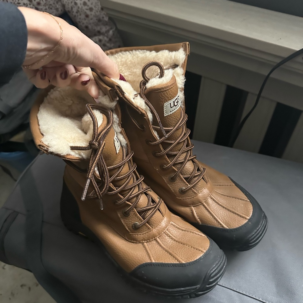 Ugg snow boots size 9